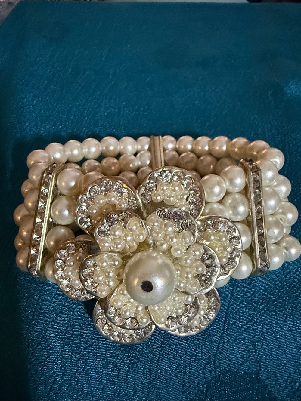 Pearl and Crystal Flower Statement Bracelet - Cream Pearl